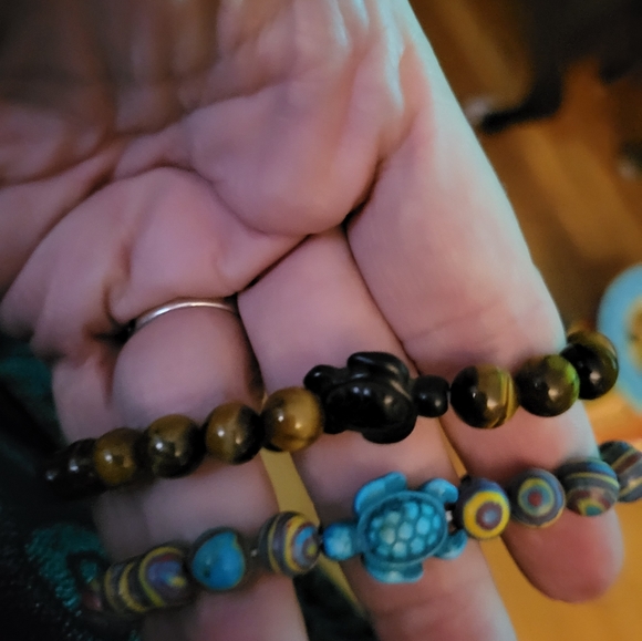 Multiple Turtle Stretch Bracelets - Picture 4 of 4